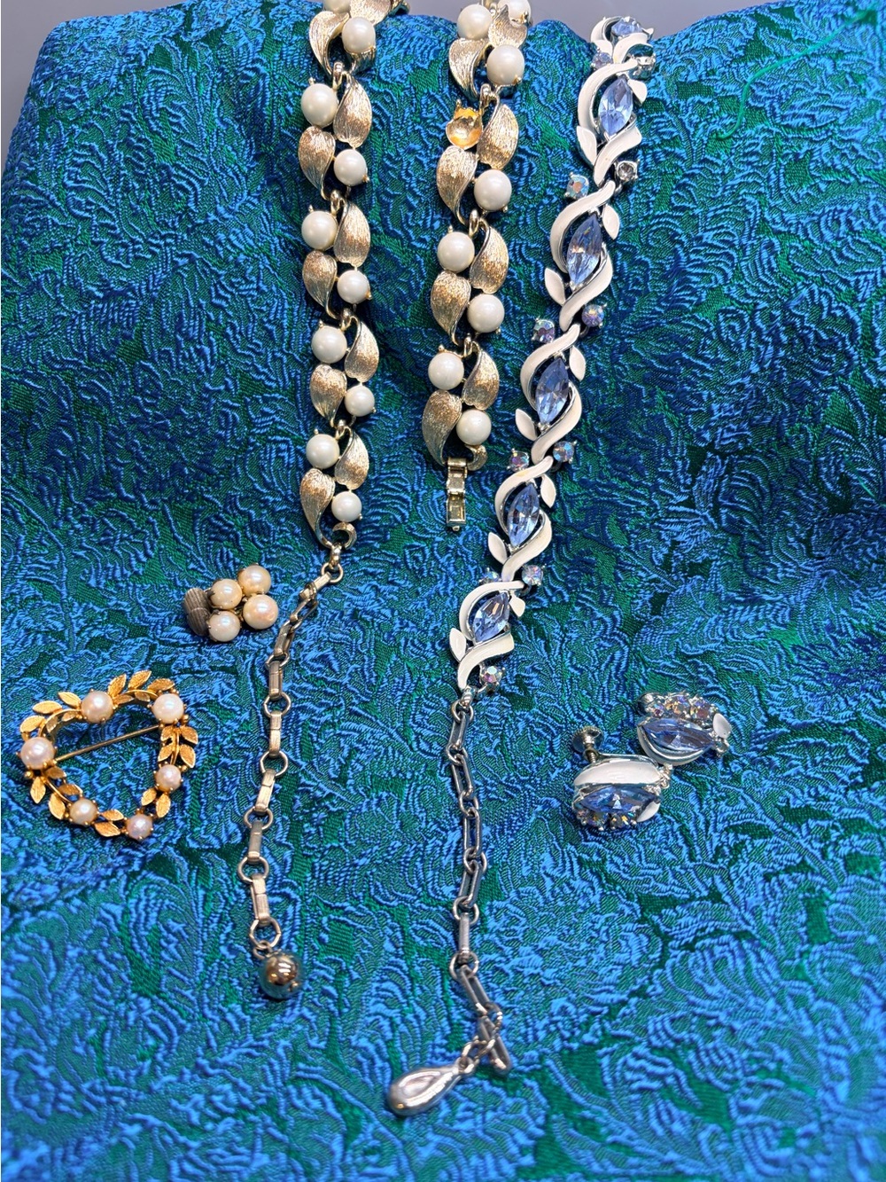 Gold Tone/Silver Tone Vintage Lisner Sets of Mid Century Rare Finds